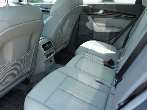 Used 2019 Audi Q5 2.0T Premium Plus w/ Premium Plus Package AWD/4WD image 11