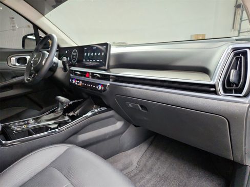 Used 2025 Kia Sorento SX image 43