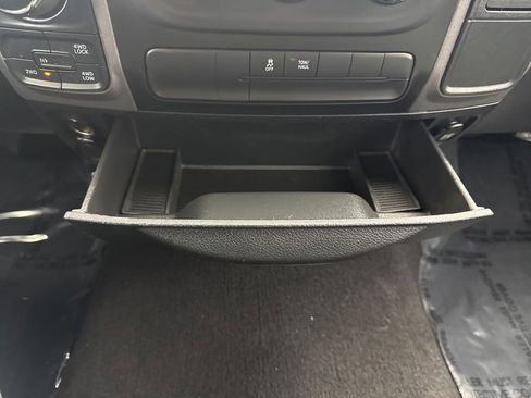 Used 2017 RAM 1500 ST w/ SXT Appearance Group AWD/4WD image 23