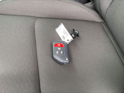 Used 2023 Jeep Gladiator Sport image 13