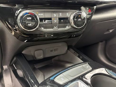 New 2026 Chevrolet Trax RS w/ Sunroof Package FWD image 23