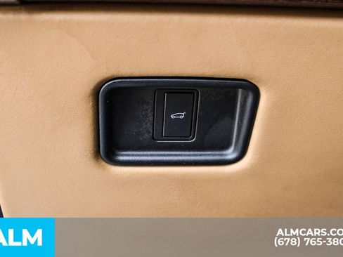 Used 2024 Land Rover Range Rover Long Wheelbase Autobiography image 34