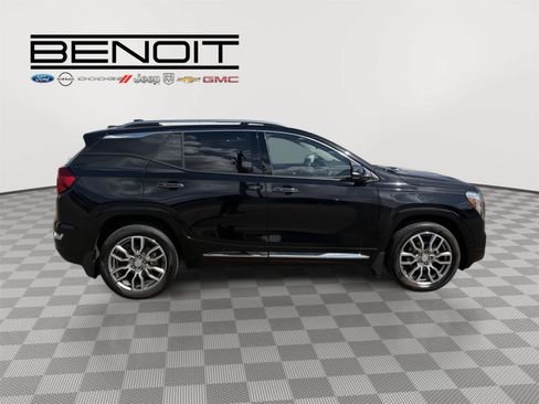 Used 2024 GMC Terrain Denali w/ Denali Premium Package AWD/4WD image 6