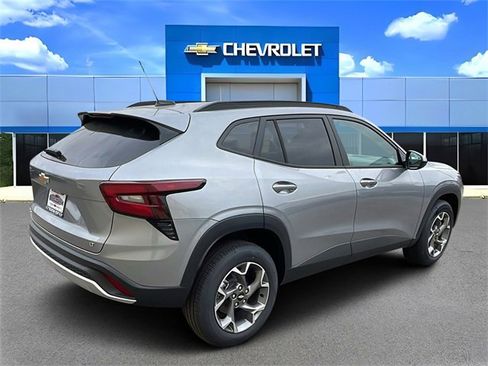 New 2026 Chevrolet Trax LT w/ Driver Confidence Package image 3