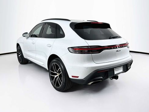 Certified 2026 Porsche Macan AWD/4WD image 3
