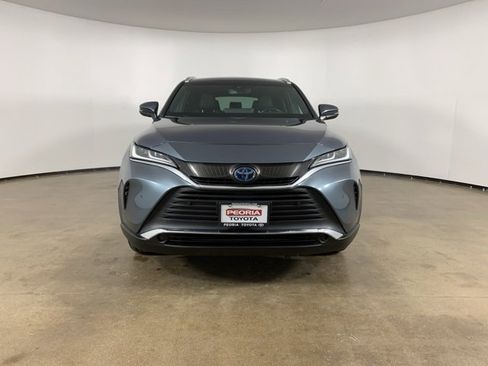 Used 2022 Toyota Venza XLE image 3