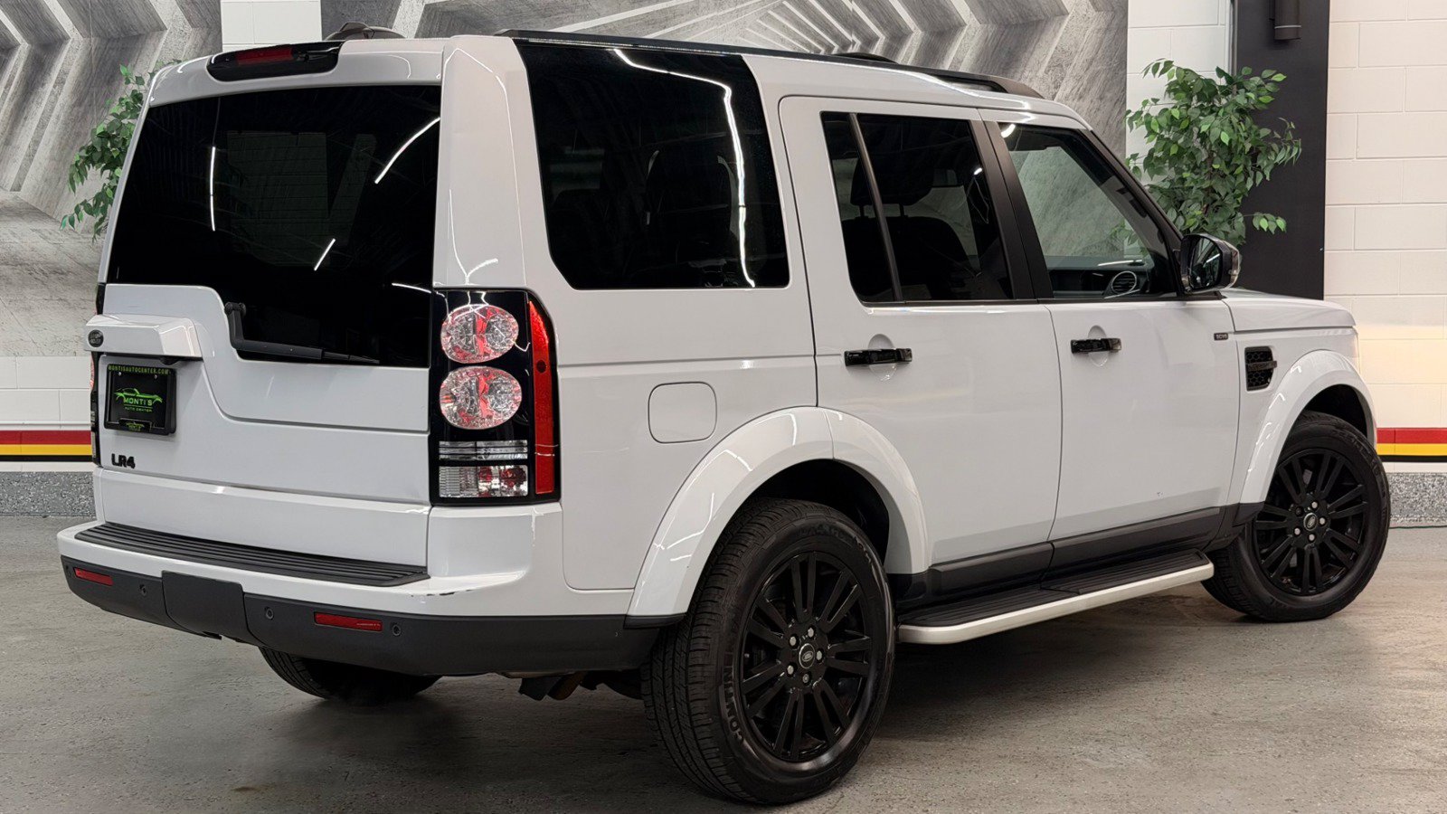 Used 2016 Land Rover LR4 HSE AWD/4WD image 6