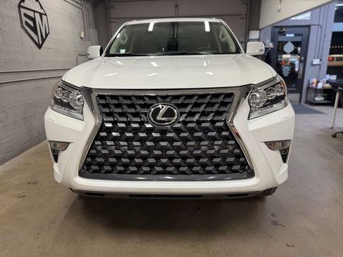 Used 2016 Lexus GX 460 image 3