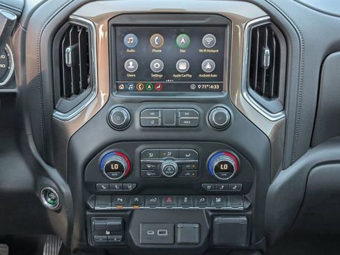 Used 2020 Chevrolet Silverado 1500 High Country image 16