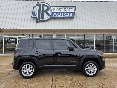 Used 2023 Jeep Renegade Latitude image 9