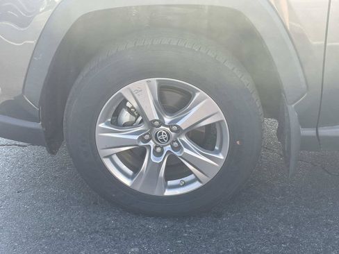 Used 2023 Toyota RAV4 LE AWD/4WD image 12