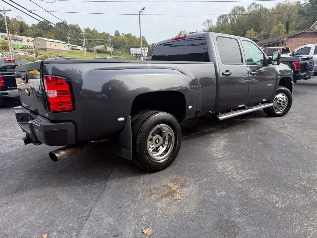 Used 2011 Chevrolet Silverado 3500 LTZ w/ LTZ Plus Package AWD/4WD image 4