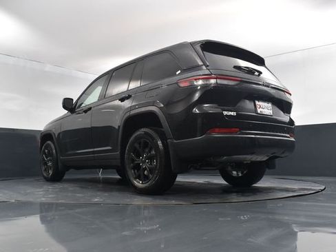 New 2025 Jeep Grand Cherokee Altitude image 52