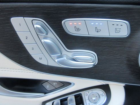 Used 2020 Mercedes-Benz C 300 Cabriolet image 6