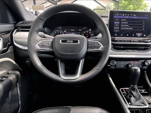 Used 2025 Jeep Compass Limited AWD/4WD image 6