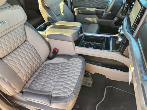 New 2025 Ford F250 Platinum w/ Platinum Plus Package image 14