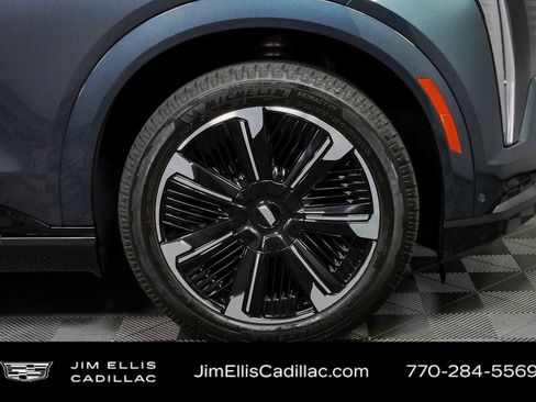 Certified 2025 Cadillac Escalade IQ Sport 1 AWD/4WD image 40