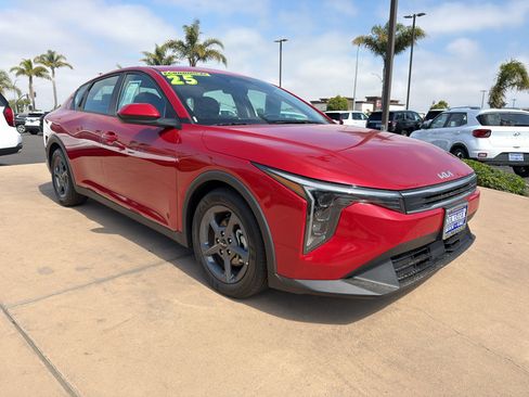 Used 2025 Kia K4 FWD image 3