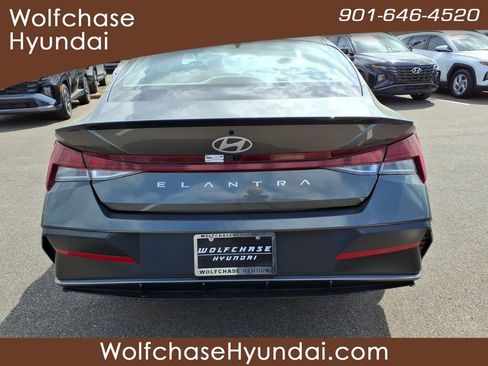 New 2026 Hyundai Elantra SEL Sport Premium FWD image 4