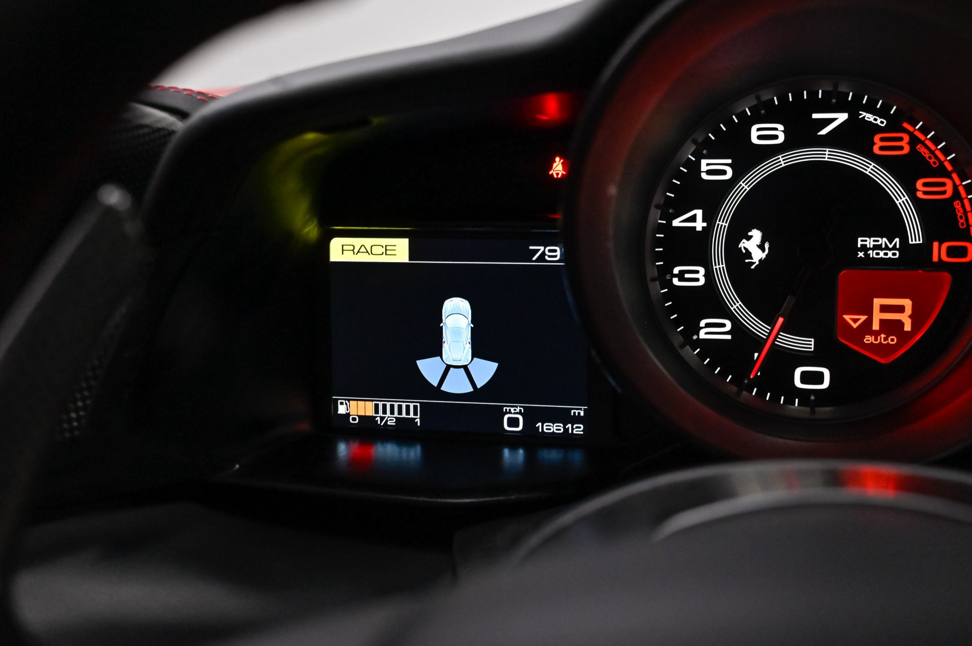 Used 2018 Ferrari 488 GTB RWD image 10