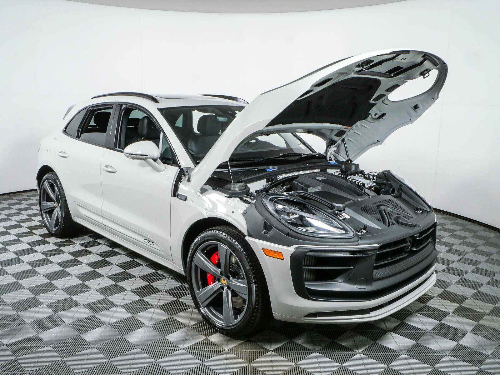 New 2026 Porsche Macan GTS AWD/4WD image 36