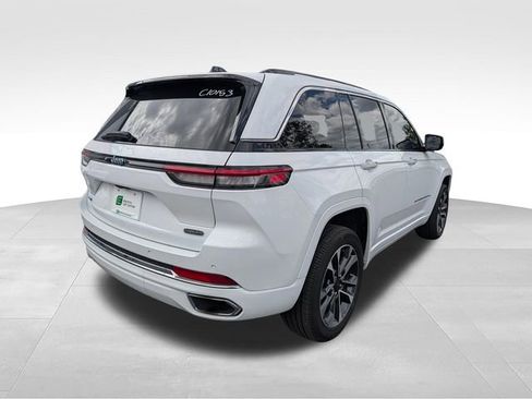 Used 2022 Jeep Grand Cherokee Overland AWD/4WD image 7