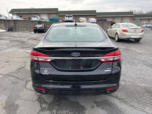 Used 2017 Ford Fusion SE w/ Equipment Group 201A image 7