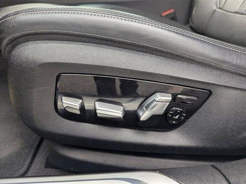 Used 2021 BMW 740i w/ Luxury Rear Seating Package RWD image 11