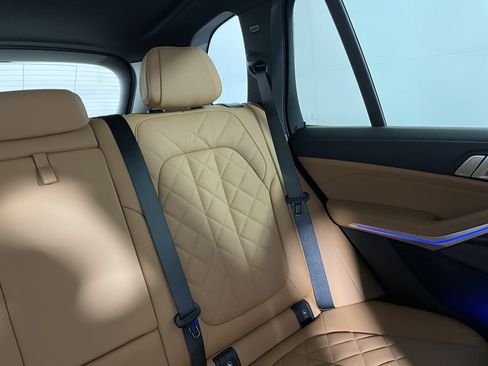 Used 2025 BMW X5 xDrive40i w/ M Sport Package image 15