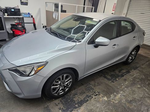 Used 2019 Toyota Yaris LE FWD image 9