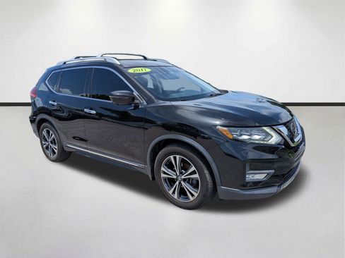 Used 2017 Nissan Rogue SL w/ SL Premium Package FWD image 2