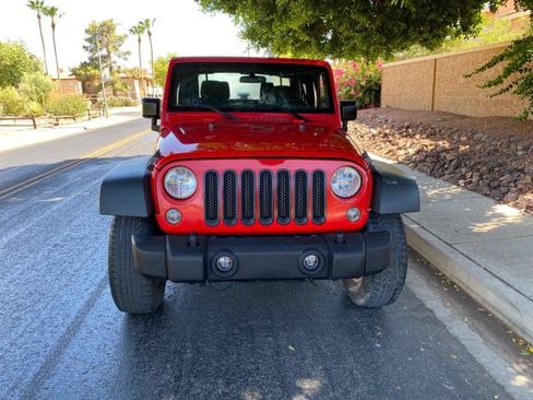Used 2016 Jeep Wrangler Sport w/ Connectivity Group AWD/4WD image 3