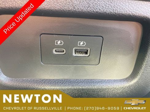 Used 2025 Nissan Pathfinder SL AWD/4WD image 38