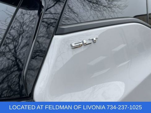 Used 2024 GMC Terrain SLT image 30