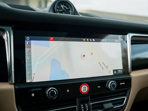 New 2026 Porsche Macan image 20