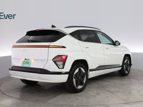 Used 2024 Hyundai Kona Limited image 12