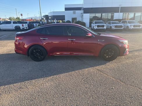 Used 2019 Kia Optima S image 4