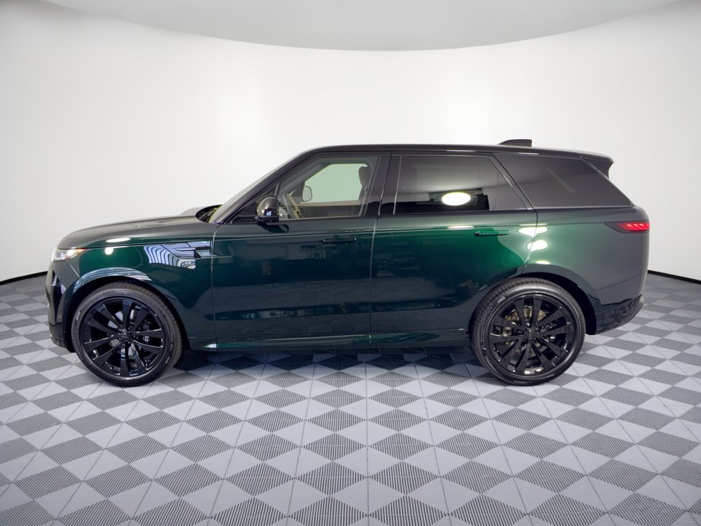 New 2027 Land Rover Range Rover Sport Dynamic SE AWD/4WD image 2