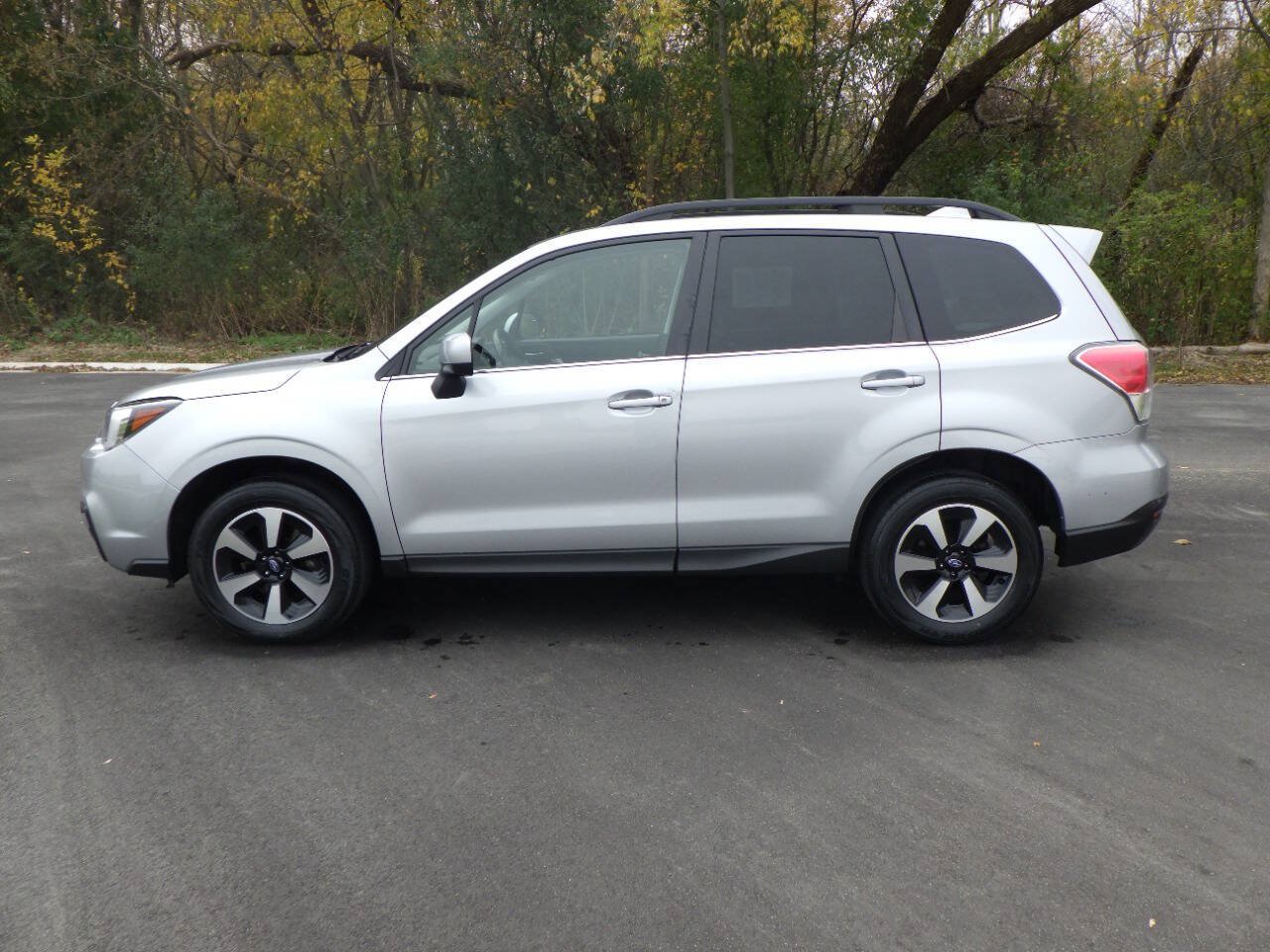 Used 2018 Subaru Forester 2.5i Limited w/ Popular Package #3B AWD/4WD image 2