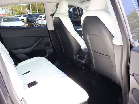 Used 2024 Tesla Model Y Long Range image 35