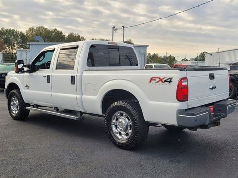Used 2016 Ford F250 XLT w/ XLT Premium Package image 5