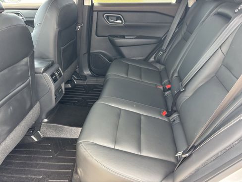 Used 2021 Nissan Rogue SL w/ Premium Package image 16