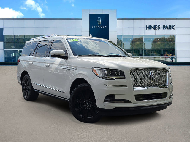Used 2024 Lincoln Navigator Reserve AWD/4WD image 1