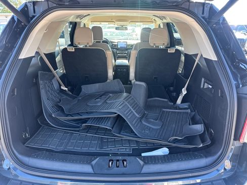 Used 2022 Ford Explorer Limited w/ Equipment Group 301A image 18