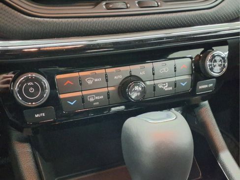 New 2026 Jeep Compass Latitude image 9