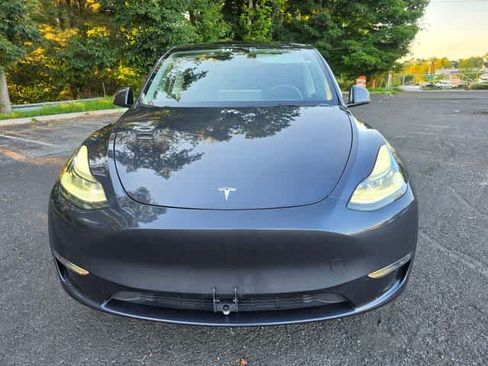 Used 2024 Tesla Model Y Long Range AWD/4WD image 2