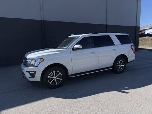 Certified 2020 Ford Expedition XLT w/ Equipment Group 202A AWD/4WD image 3
