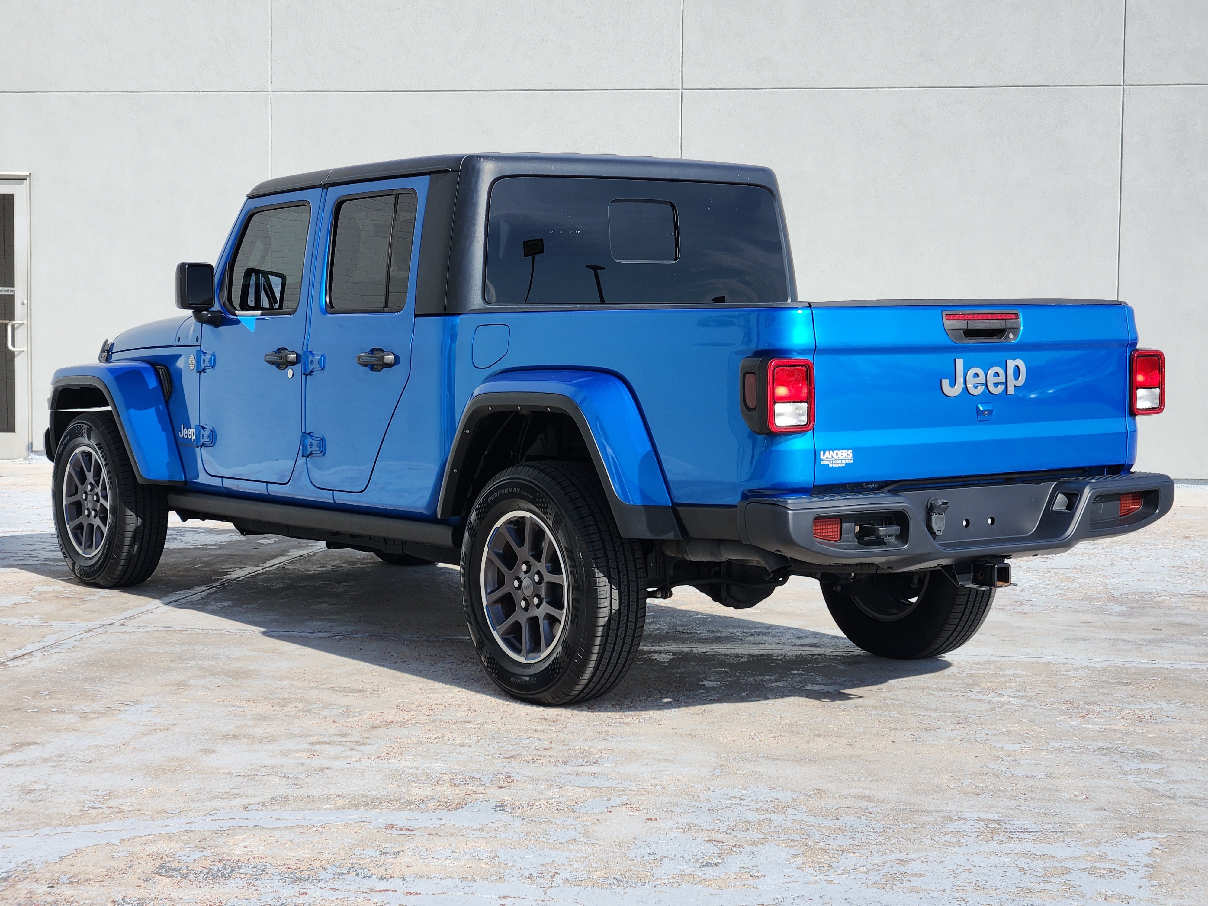 Used 2022 Jeep Gladiator Overland w/ Popular Equipment Package AWD/4WD image 6