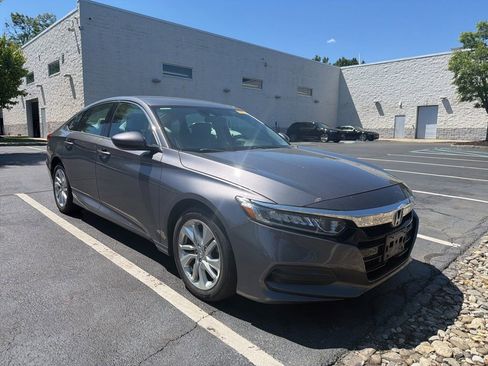 Used 2018 Honda Accord LX image 3