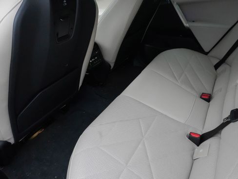 Used 2024 BMW iX xDrive50 w/ Premium Package AWD/4WD image 32